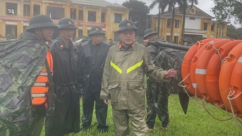 Chủ tịch UBND TP. Huế ra công điện khẩn yêu cầu chủ động ứng phó với bão số 13