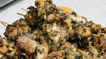 Món ngon ngày lạnh: Làm thịt lợn xiên rang muối lá lốt bằng nồi chiên không dầu ngon mê ly