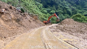 Thông xe một làn đường Hồ Chí Minh nhánh Tây qua thành phố Huế