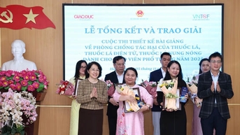 គ្រូបង្រៀន - អ្នកដែលបង្កើត 'វ៉ាក់សាំង' ដើម្បីជួយសិស្សការពារខ្លួនពីផ្សែងបារី