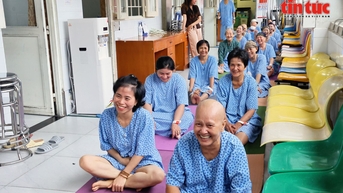 Corridor Yoga class - ជាកន្លែងបន្ថែមថាមពលជីវិតដល់អ្នកជំងឺមហារីក