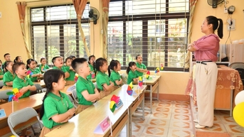 Lương giáo viên tăng hay giảm khi thêm hệ số đặc thù, bỏ phụ cấp thâm niên?