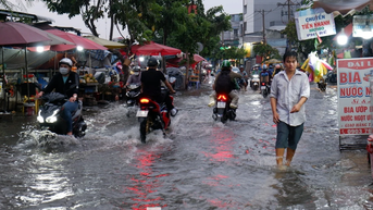 TPHCM cho học sinh ở nhà nếu bão Kalmaegi phức tạp