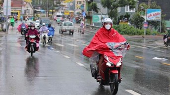 សិស្សានុសិស្សនៅទីក្រុង Da Lat ស្នាក់នៅផ្ទះពីសាលារៀន ដើម្បីជៀសវាងឥទ្ធិពលនៃព្យុះ Kalmaegi