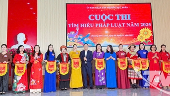 Sôi nổi các hoạt động hưởng ứng Ngày Pháp luật Việt Nam