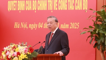 រូបថត៖ អគ្គលេខាធិកា To Lam បង្ហាញសេចក្តីសម្រេចដល់ថ្នាក់ដឹកនាំនៃគណៈកម្មការឃោសនា និងចលនាមហាជនមជ្ឈិម និងគណៈកម្មការកិច្ចការផ្ទៃក្នុងមជ្ឈិម។