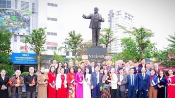 សមាគមមិត្តភាពវៀតណាម-រុស្ស៊ីខេត្ត Nghe An បានជួបប្រាស្រ័យរំលឹកខួបលើកទី 108 នៃបដិវត្តន៍ខែតុលានៅរុស្ស៊ី។