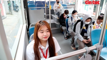 Người dân TP Hồ Chí Minh thay đổi thói quen di chuyển bằng xe buýt điện