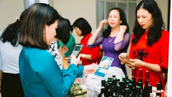 Thanh toán không dùng tiền mặt lan tỏa ở Quảng Trị