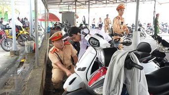 Kiểm tra 164 bãi giữ xe tại các trường học trên toàn tỉnh trong 3 ngày đầu ra quân