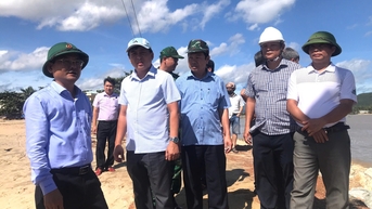 Khẩn trương triển khai các giải pháp để ổn định đời sống nhân dân sau bão số 13