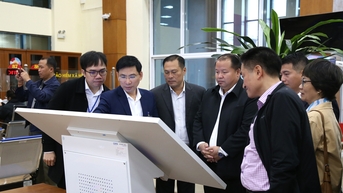 Tỉnh Xay Sổm Bun (Lào) học tập kinh nghiệm quản lý công nghiệp và xúc tiến thương mại tại Bắc Ninh