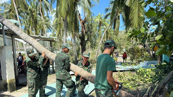 កង​កម្លាំង​ប្រដាប់​អាវុធ​ខេត្ត​ចល័ត​ជំនះ​លើ​ផល​វិបាក​នៃ​ព្យុះ​លេខ​១៣