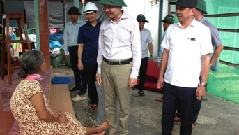 Chủ tịch UBND tỉnh Tạ Anh Tuấn: Tập trung toàn lực khắc phục hậu quả, ổn định cuộc sống người dân sau bão