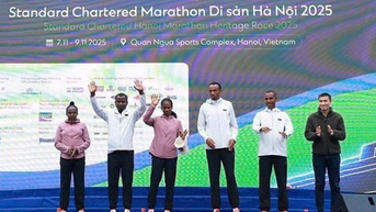 Gần 2.500 VĐV quốc tế tham dự Giải Standard Chartered Marathon Di sản Hà Nội 2025