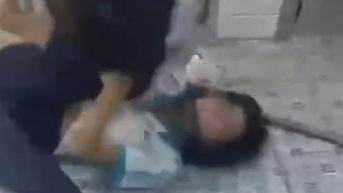 វីដេអូ​ឃ្លីប​មួយ​ទៀត​របស់​សិស្ស​ស្រី​វាយ​គ្នា​ក្នុង​បន្ទប់ទឹក​សាលា​លេច​ឡើង