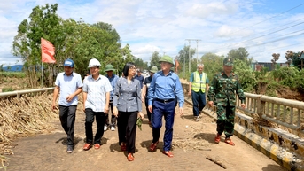 ត្រូវ​ពុះពារ​ជា​បន្ទាន់​នូវ​ផល​វិបាក​ដែល​បង្ក​ដោយ​ព្យុះ​លេខ​១៣ នៅ​ឃុំ​ពោធិ៍​ដល់