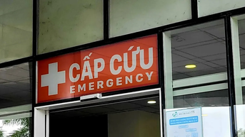 Hàng chục người ở TPHCM nhập viện nghi do ngộ độc bánh mì