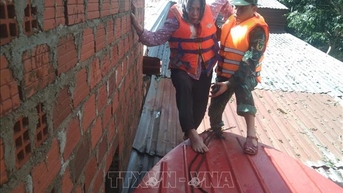 Giải cứu thành công 22 người dân bị nước lũ cô lập ở Gia Lai