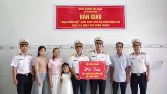 Lữ đoàn Không quân Hải quân 954 bàn giao 3 "Nhà đồng đội" cho quân nhân khó khăn