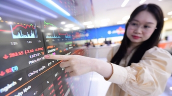 Vĩ mô tốt, lợi nhuận toàn thị trường tăng, vì sao chứng khoán vẫn miệt mài giảm?