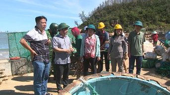 Phó Chủ tịch Thường trực UBND tỉnh Nguyễn Tuấn Thanh kiểm tra công tác khắc phục hậu quả bão số 13