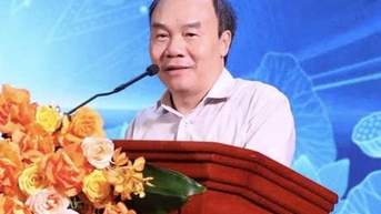 Chúng ta cần giải thưởng hay cần đào tạo nhân tài?