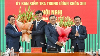 Hội nghị bàn giao công tác của Chủ nhiệm Ủy ban Kiểm tra Trung ương