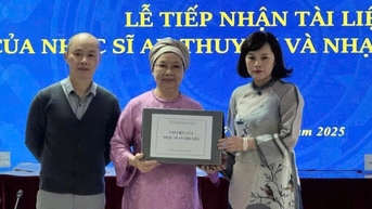 Trung tâm Lưu trữ tiếp nhận tài liệu quý của nhạc sĩ An Thuyên và Võ Vang