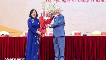 Bà Bùi Thị Minh Hoài giữ chức Chủ tịch Ủy ban Trung ương MTTQ Việt Nam