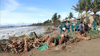 Hàng chục nghìn cán bộ, chiến sĩ hỗ trợ nhân dân khắc phục hậu quả mưa bão