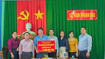 Đông Giang quyên góp 52 triệu đồng hỗ trợ các địa phương bị thiệt hại do lũ lụt