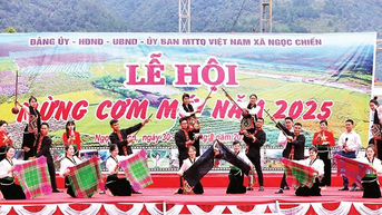 Lễ mừng cơm mới trên miền quê cổ tích