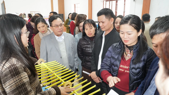 Quy định chế độ làm việc đối với giáo viên cơ sở GDTX: Động lực để yên tâm dạy học, cống hiến