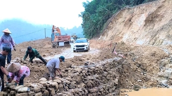 Lên phương án khắc phục hư hỏng quốc lộ 40B