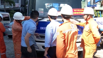 Đội xung kích của Công ty Điện lực Quảng Ngãi hỗ trợ Gia Lai