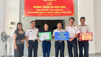 មជ្ឈមណ្ឌលជំនួយបច្ចេកទេស ៧១៩ ប្រគល់ "ផ្ទះសមមិត្ត" ជូនយោធិនចំនួន ២ នាក់។