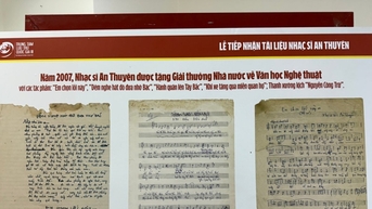 Trung tâm Lưu trữ tiếp nhận tài liệu quý của nhạc sĩ An Thuyên và nhạc sĩ Võ Vang