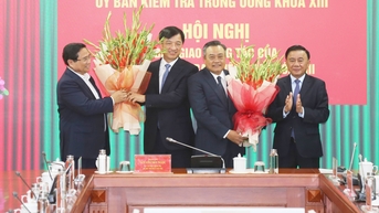 Hội nghị bàn giao công tác của Chủ nhiệm Uỷ ban Kiểm tra Trung ương khóa XIII