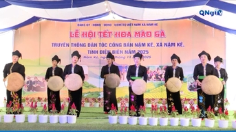 Đón Tết Hoa mào gà cùng đồng bào Cống ở Nậm Kè