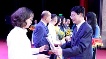 Hà Nội tôn vinh thợ giỏi, biểu dương 100 sáng kiến tiêu biểu