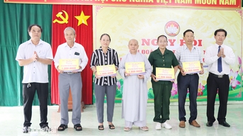 Sôi nổi Ngày hội Đại đoàn kết toàn dân tộc ở khu dân cư ấp 8, xã Xuân Đường
