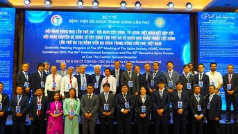 Chuyên gia quốc tế hội tụ tại Cần Thơ chia sẻ kỹ thuật mới trong phẫu thuật cột sống