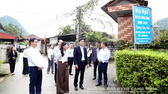 Đồng chí Bí thư Tỉnh ủy thăm và tìm hiểu Làng du lịch cộng đồng Quỳnh Sơn