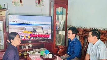 Phường La Gi thăm hỏi gia đình bị sóng đánh chìm tàu