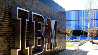 IBM sa thải hàng nghìn nhân sự vì AI và tự động hóa