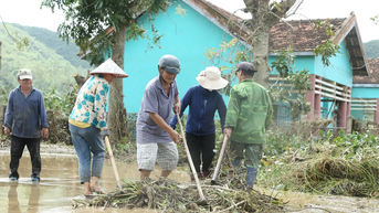 Đắk Lắk: Chung tay khắc phục sau bão, sớm đưa học sinh trở lại trường