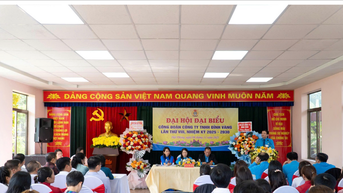 សមាជលើកទី ៨ នៃសហជីពនៃក្រុមហ៊ុន Dinh Vang Company Limited ទទួលបានជោគជ័យយ៉ាងត្រចះត្រចង់។