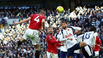 Quyết định cực sai lầm khiến HLV Amorim trả giá, M.U ‘số đỏ’ mới thoát thua Tottenham phút 90+6