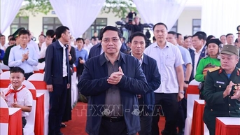 សម្តេចនាយករដ្ឋមន្ត្រី អញ្ជើញបើកការដ្ឋានសាងសង់ សាលាបឋមសិក្សា និងមធ្យមសិក្សា